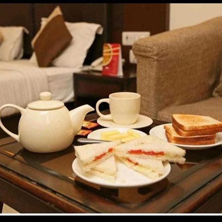 Hotel O Airport Plaza By Palace Yeni Delhi Dış mekan fotoğraf