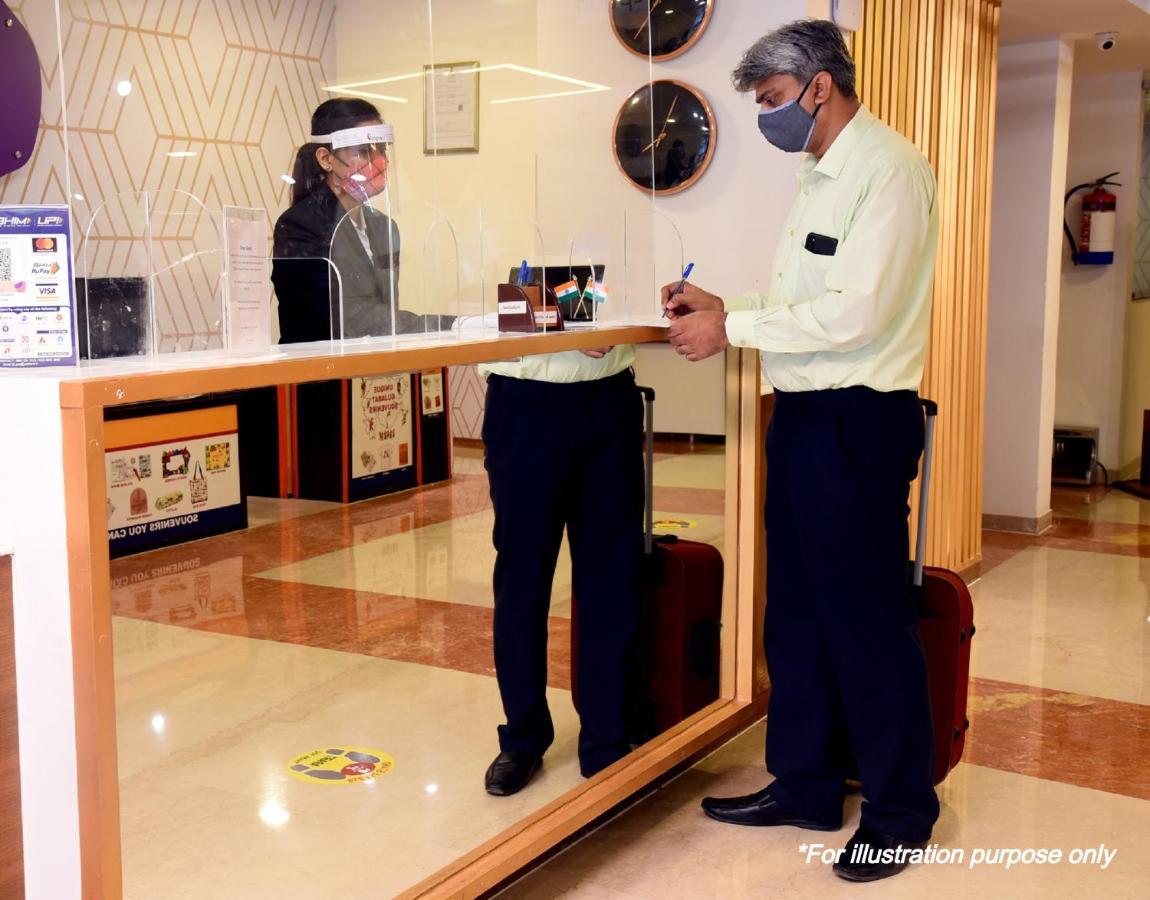 Hotel O Airport Plaza By Palace Yeni Delhi Dış mekan fotoğraf