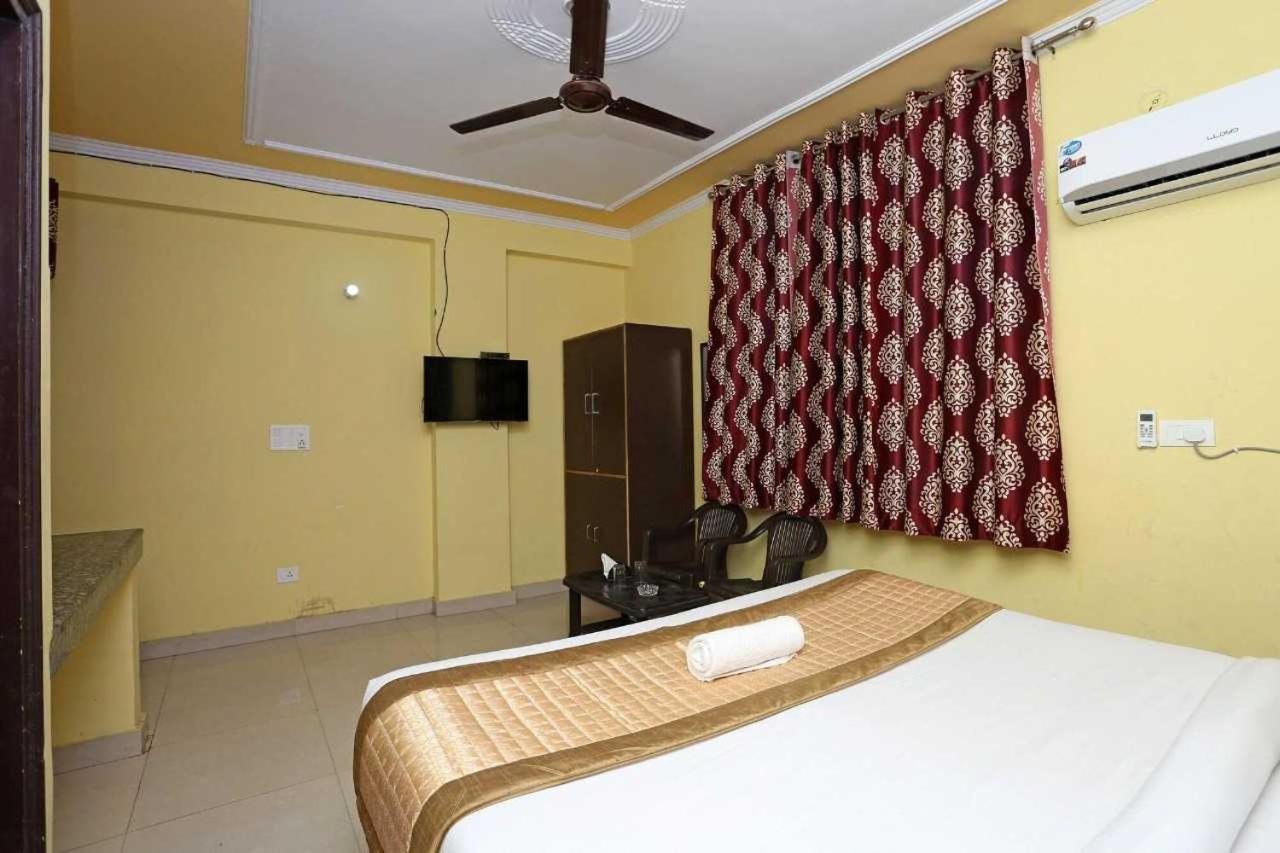 Hotel O Airport Plaza By Palace Yeni Delhi Dış mekan fotoğraf
