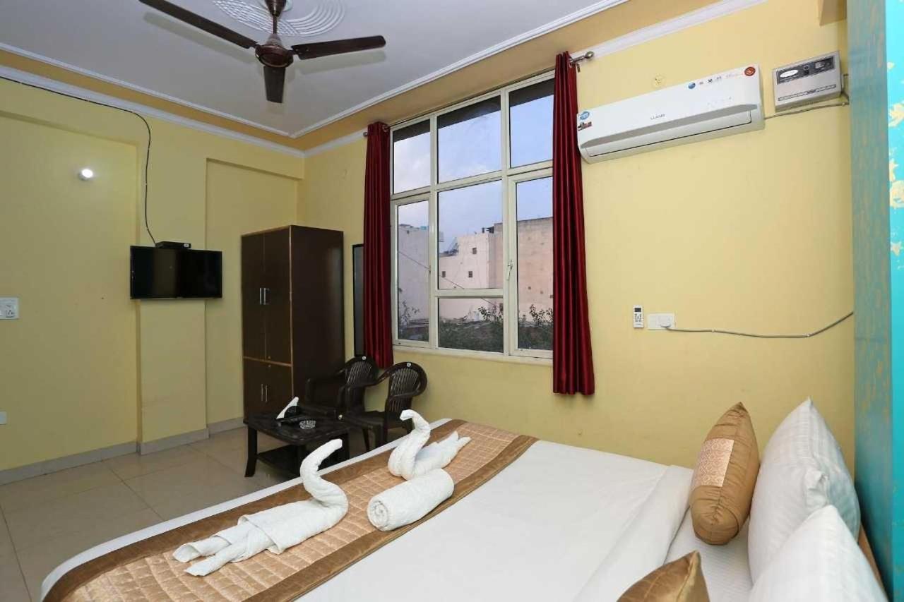 Hotel O Airport Plaza By Palace Yeni Delhi Dış mekan fotoğraf